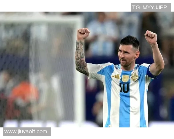 足球明星与他们的故乡国家：探索球场背后的文化与情感纽带